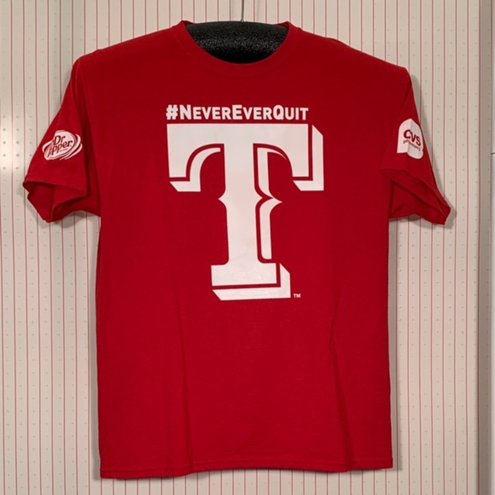Jerzees Texas Rangers red “#NeverEverQuit” T-shirt - Picture 1 of 8